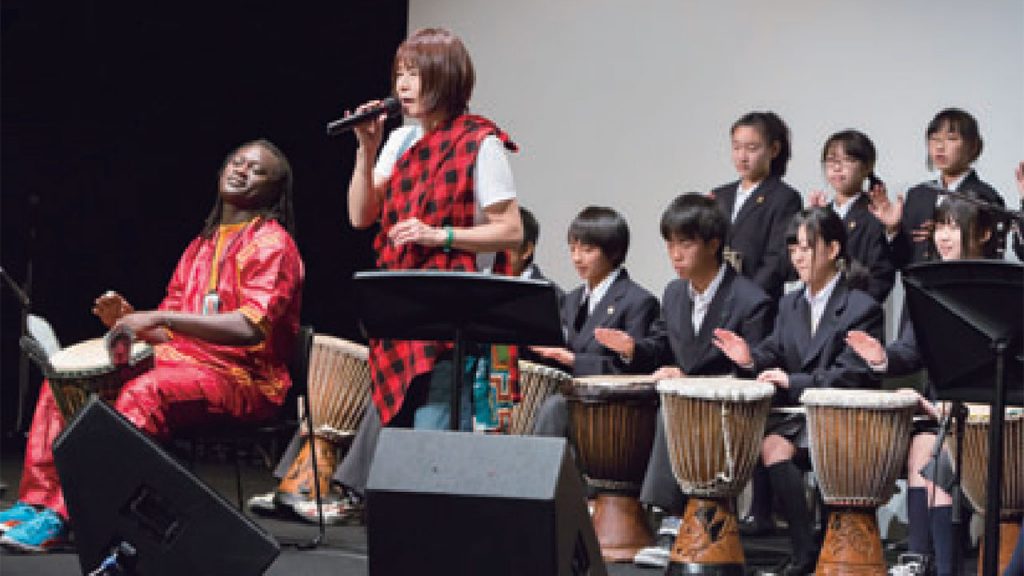 Latyr Sy played djembe with Takako Shirai in African Festa 2013
